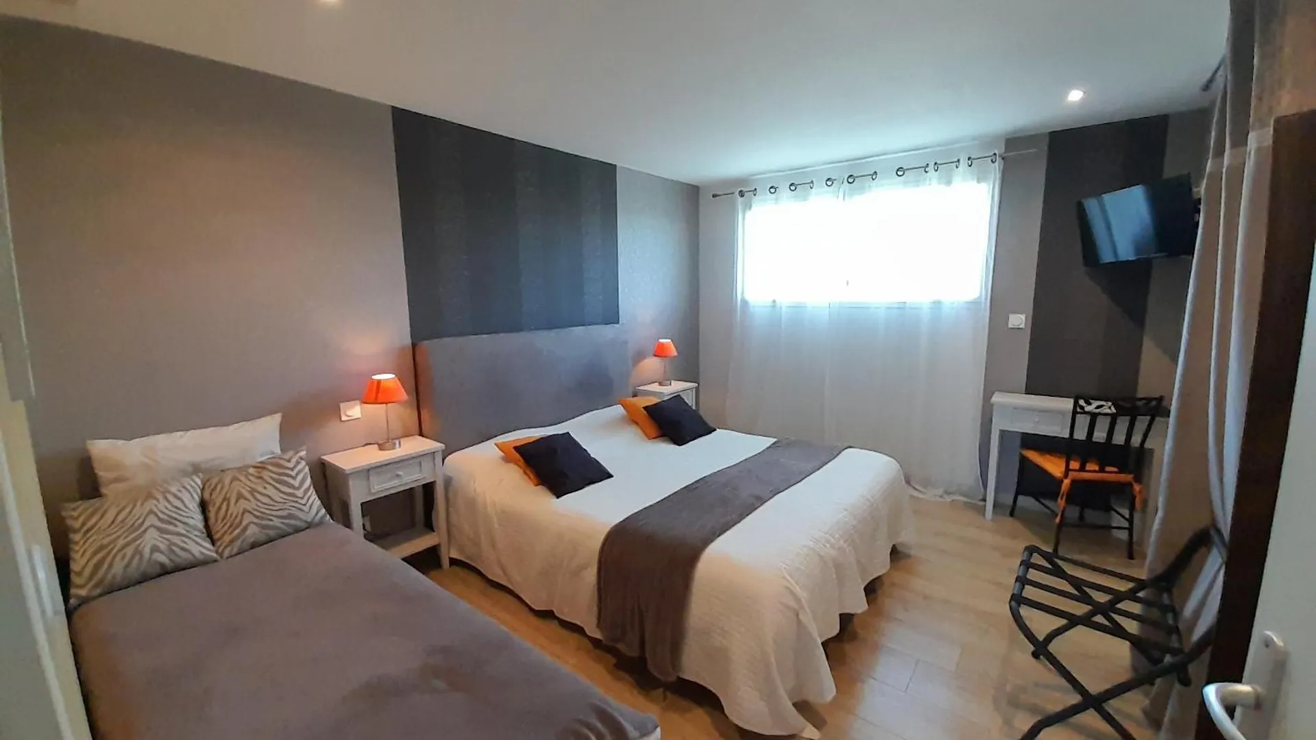 Nocleg ze śniadaniem Chambre D'Hotes Les Bruyeres Bruc-sur-Aff